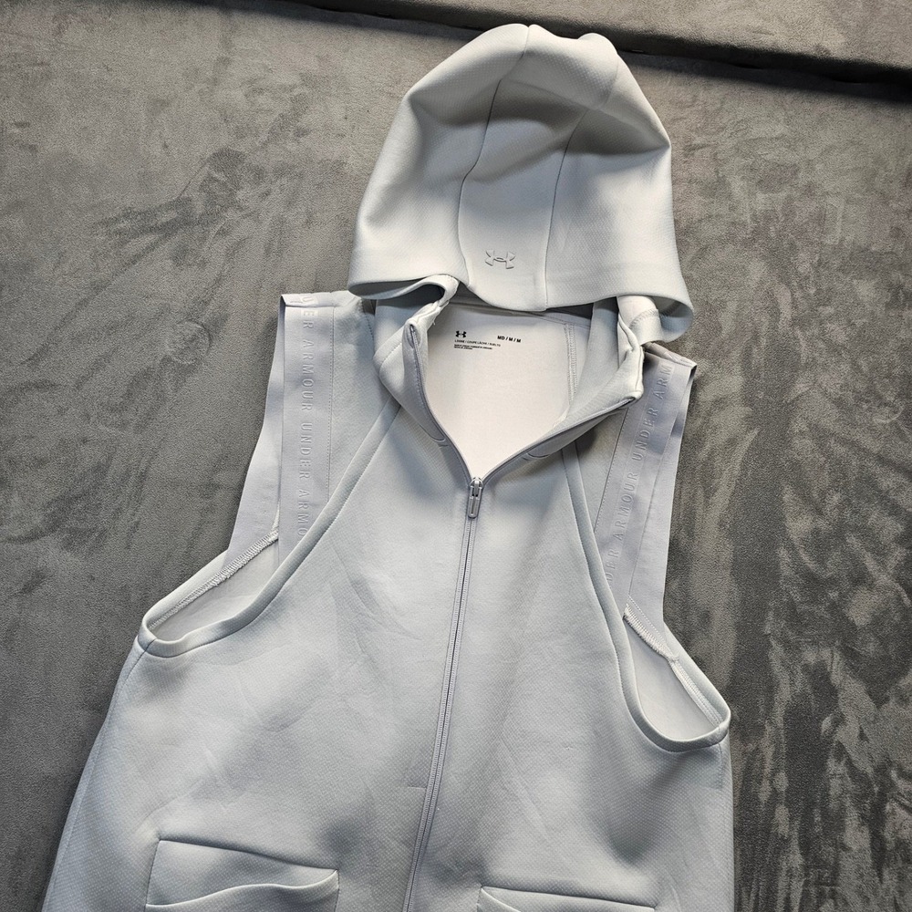 Under Armour Womens Gray Sleeveless Full Zip Hooded Vest 1317822 Size Medium